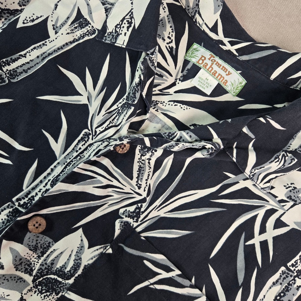Tommy Bahama Mens Medium 100% Silk Black White Floral Bamboo Hawaiian Shirt